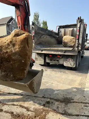 Excavation avec pelle mécanique à Québec